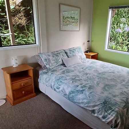 Whangarei Heads Mt Manaia View Holiday Studio מראה חיצוני תמונה