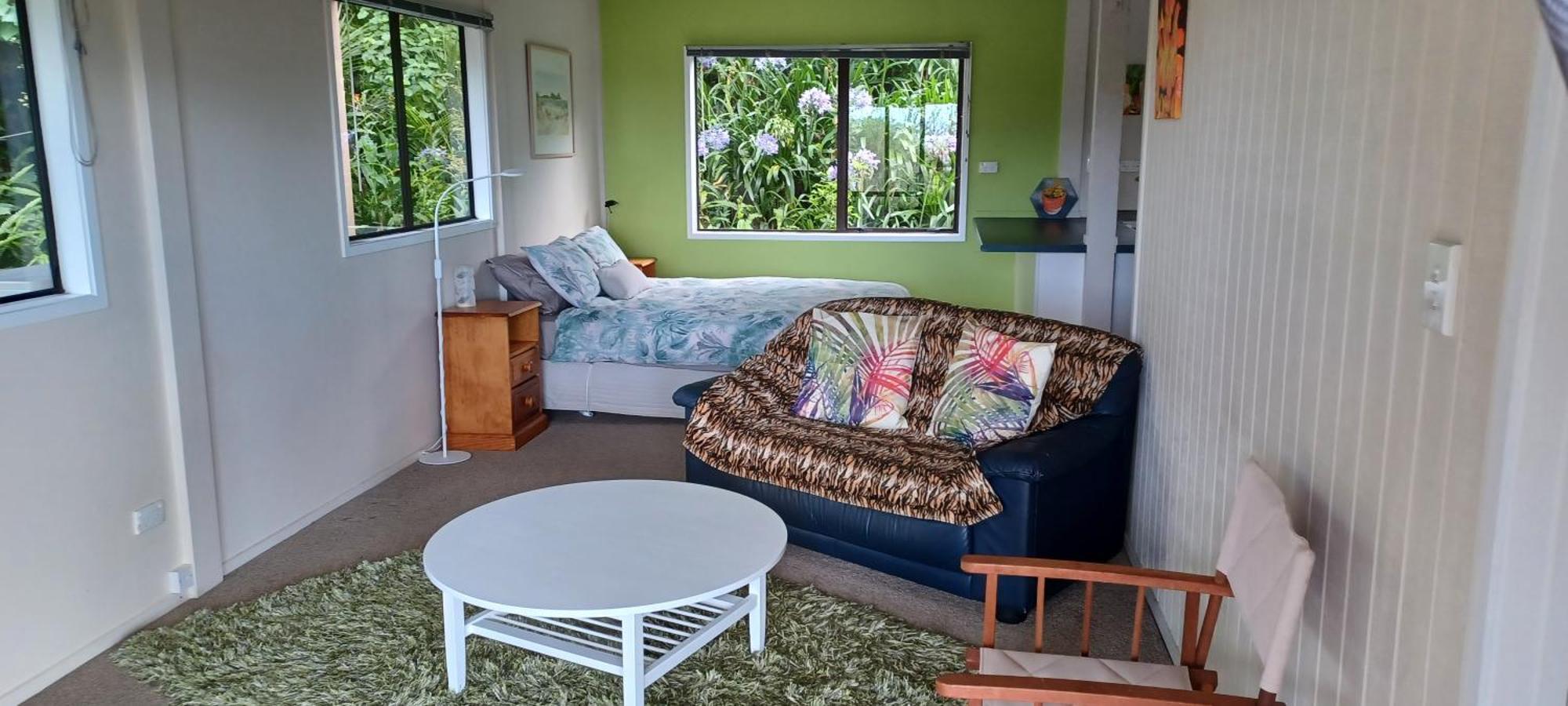 Whangarei Heads Mt Manaia View Holiday Studio מראה חיצוני תמונה
